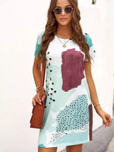 Vestido mini con bloques de color y estampado de leopardo